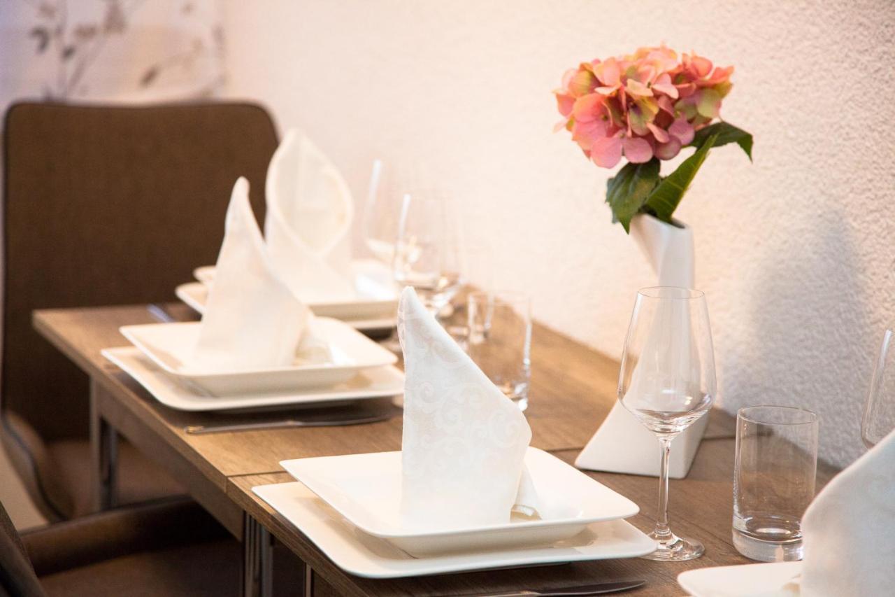 T&k Near Messe Fair Trade Duesseldorf Und Airport 2b Apartment